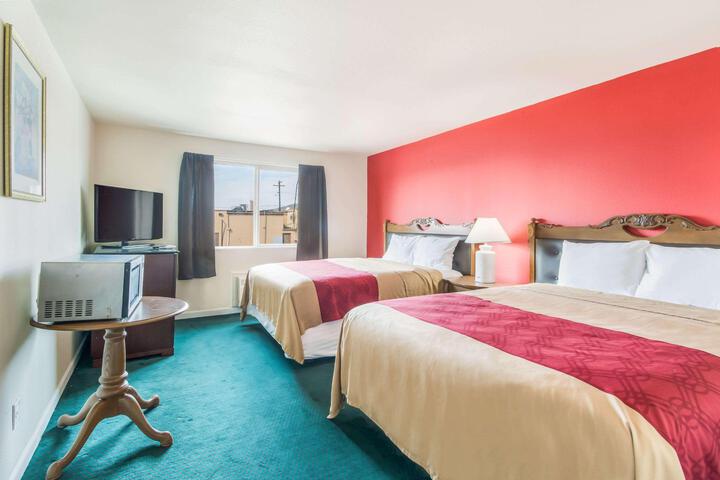 Room 12 of 28