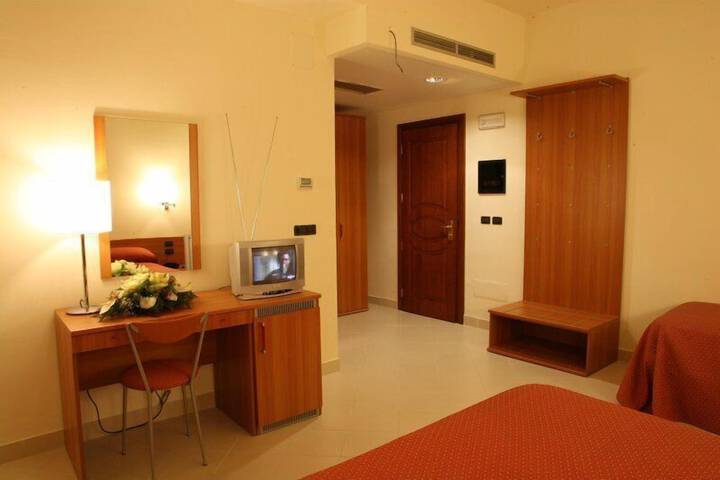 Room 8 of 29