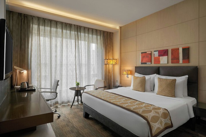 Room 26 of 74