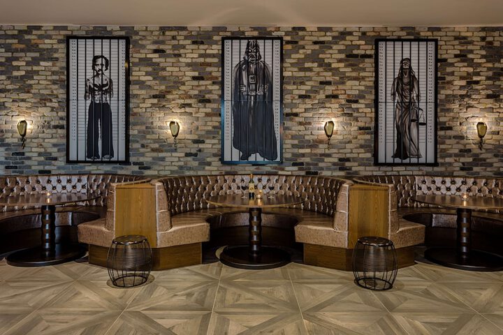 Lounge 61 of 90