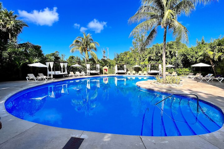 Hotel with Pool