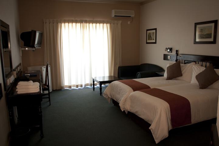 Room 8 of 37
