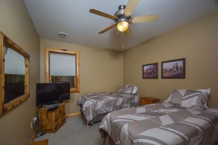 Room 34 of 39