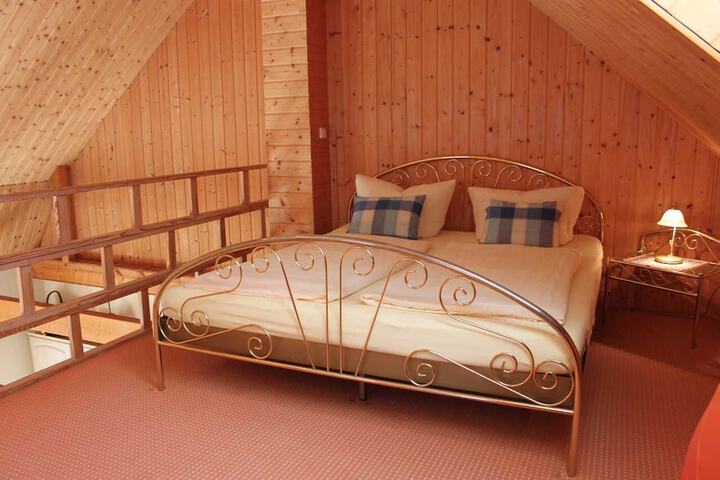 Room 3 of 27