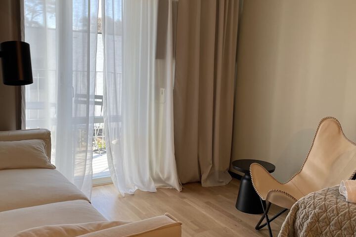 Room 48 of 146