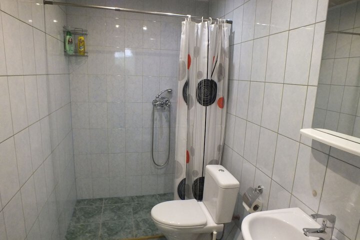 Room 6 of 19