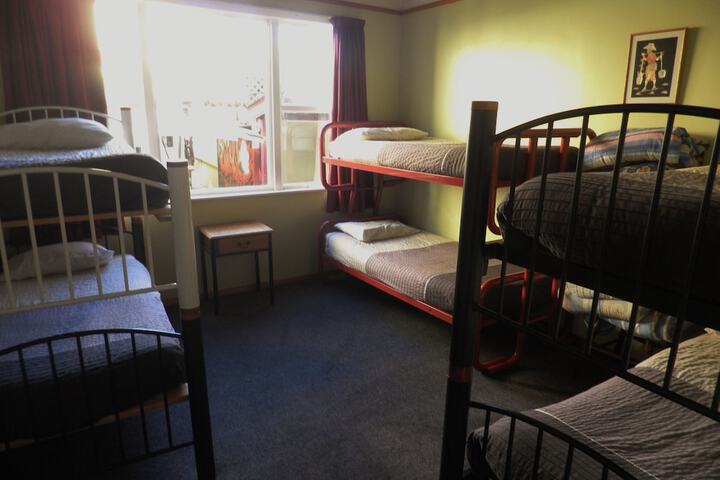 Room 5 of 32