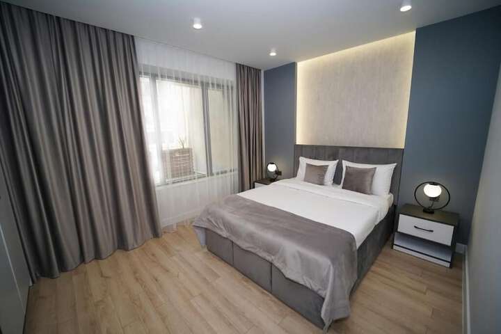 Room 6 of 18