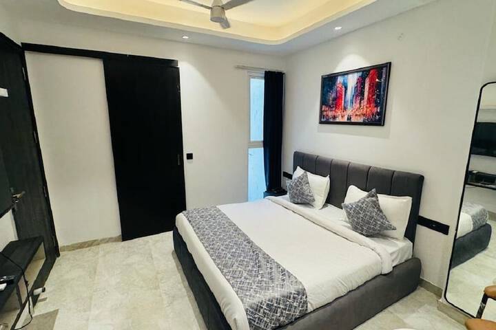 Room 18 of 32