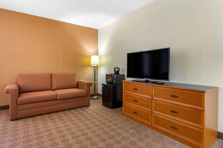 Standard | King Bed (7 of 16)