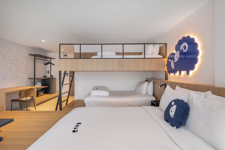 Room 35 of 106