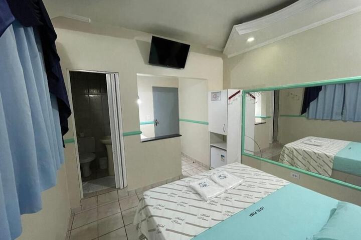 Room 13 of 22
