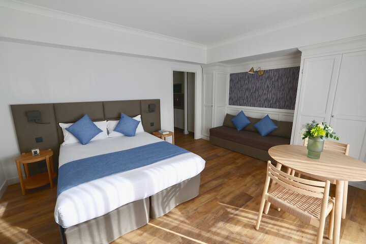 Room 20 of 77