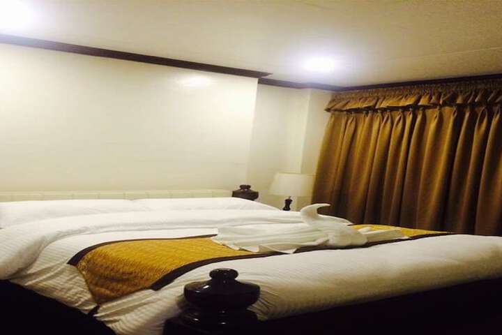Room 6 of 36