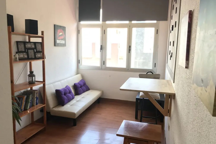 Room 2 of 8