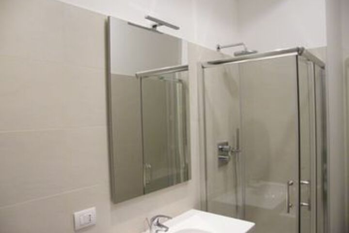 Room 2 of 25