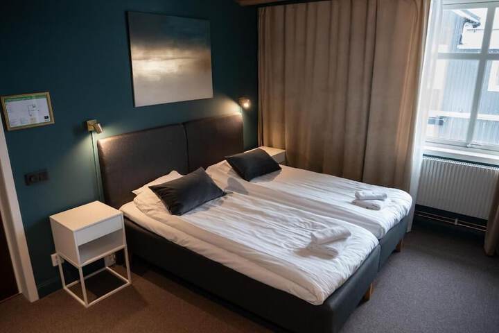 Room 16 of 45