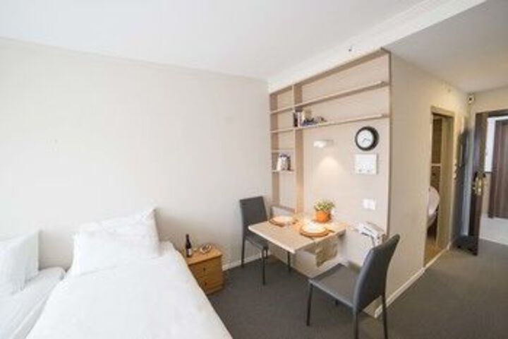 Room 8 of 14
