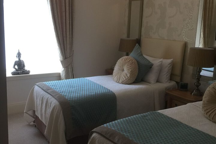 Room 10 of 76