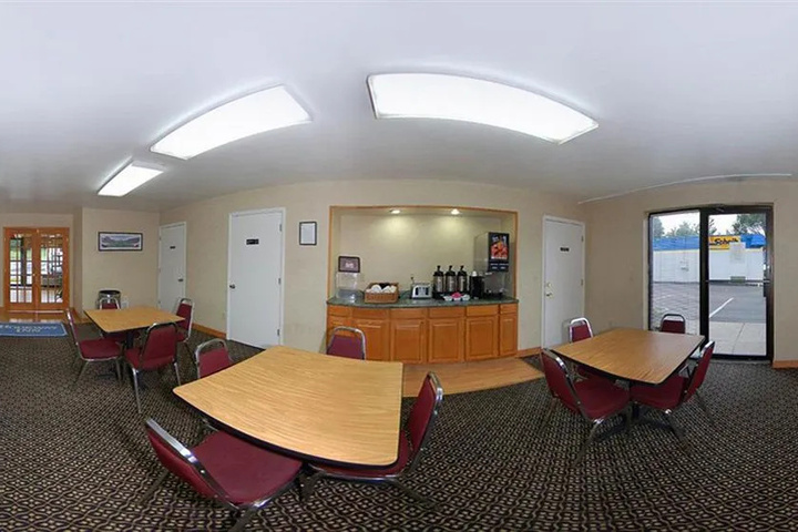 Room 9 of 21