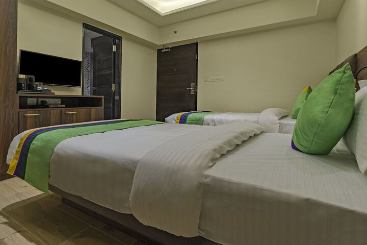 Room 17 of 36