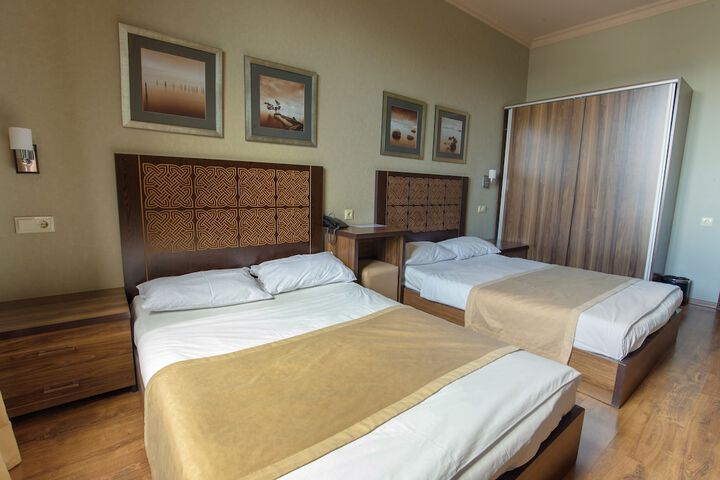 Room 6 of 85