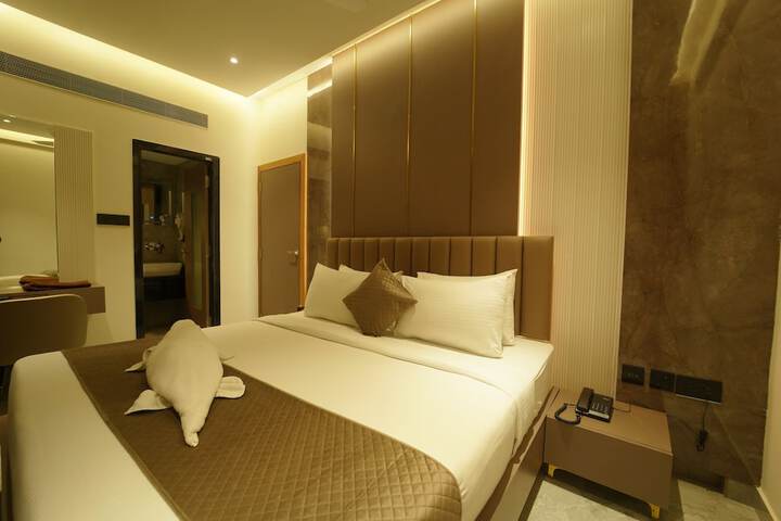 Room 13 of 35