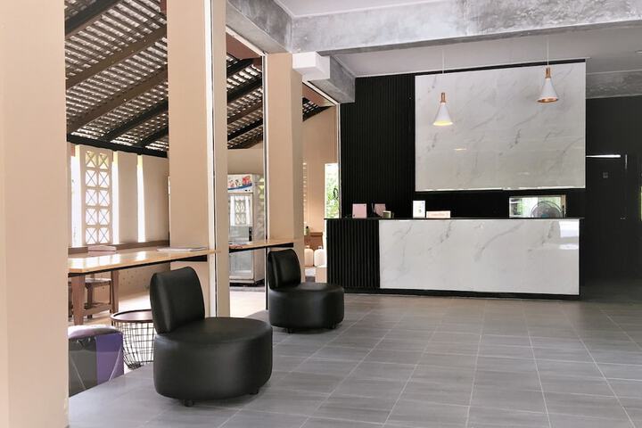 Guest Lobby