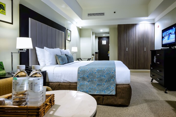 Room 11 of 51