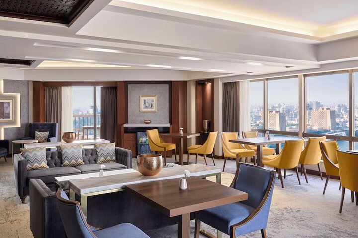 Lounge 120 of 125