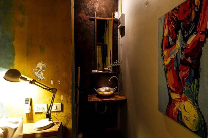 Room 25 of 69
