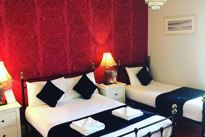 Room 10 of 94