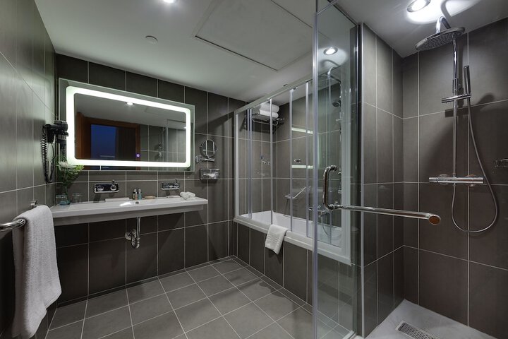 Clean Restrooms