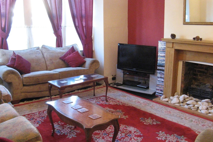 Room 2 of 10