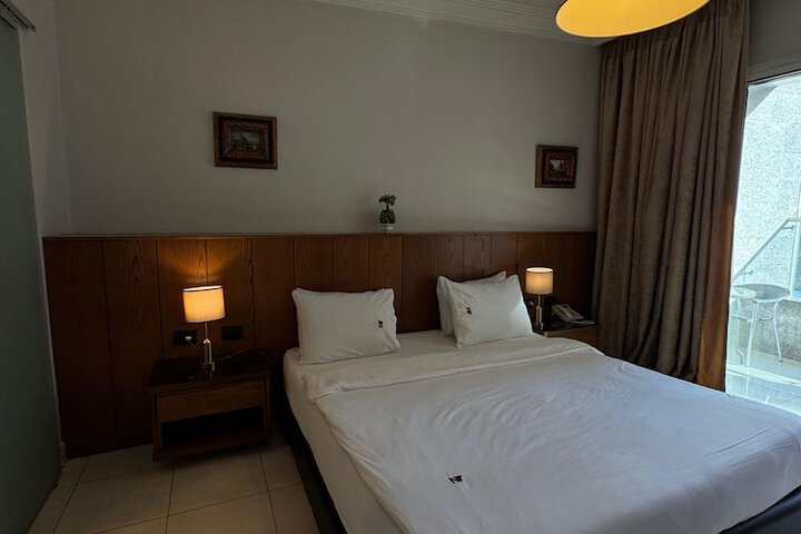Room 6 of 64