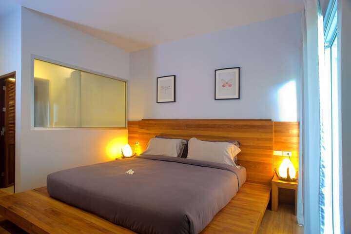 Room 27 of 81