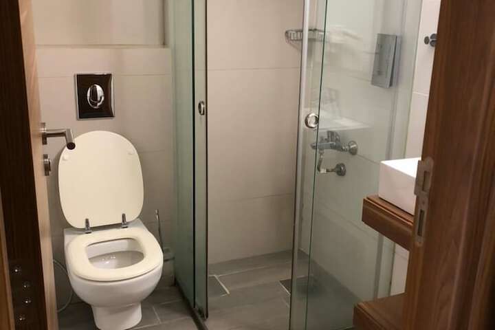 Room 17 of 26
