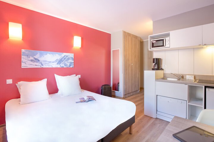 Room 42 of 127