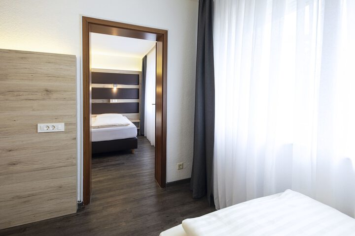Room 34 of 99