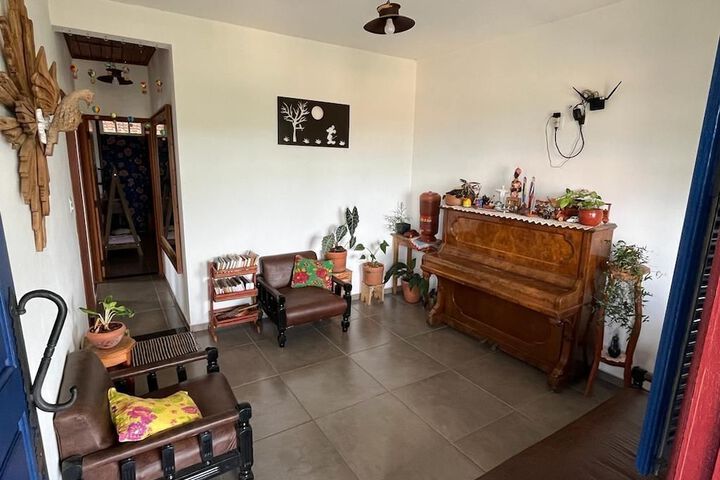 Room 4 of 76