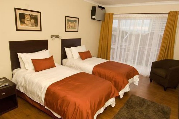 Room 3 of 10
