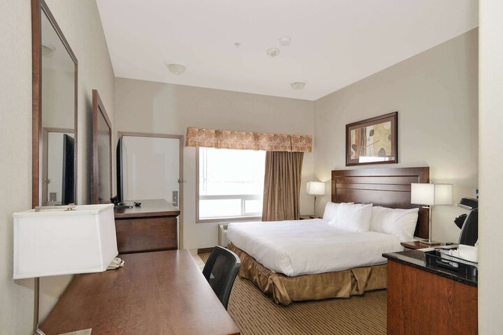 Room 7 of 42