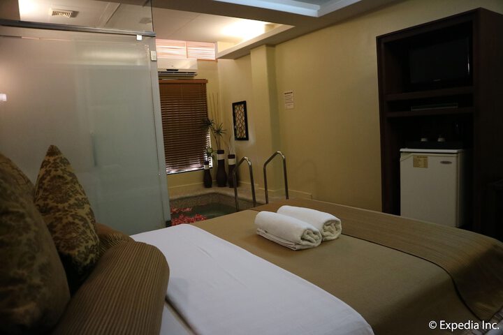 Room 5 of 34