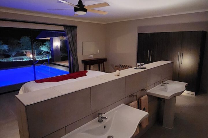 Room 2 of 27
