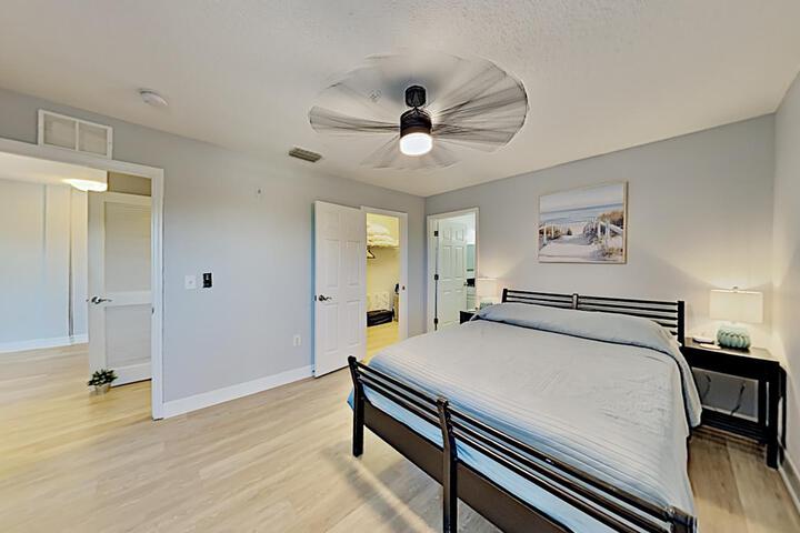 Room 27 of 132