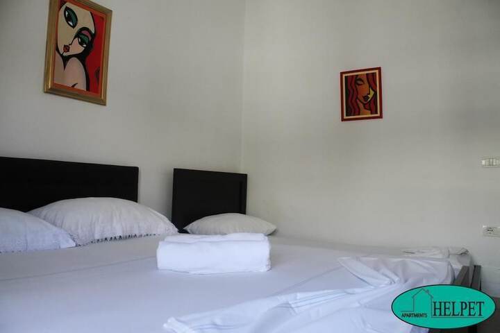 Room 8 of 25