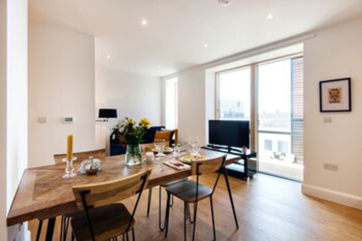 Image of Modern Bow Home Close to Victoria Park