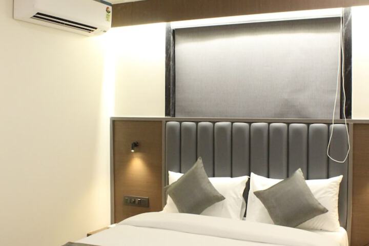 Room 36 of 76