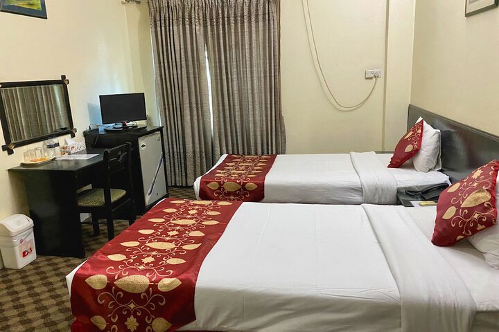 Room 8 of 23