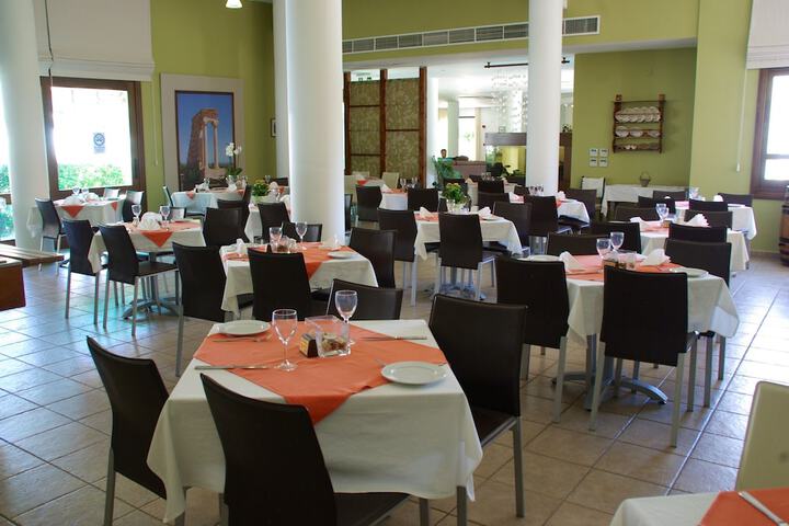 Dining 54 of 88